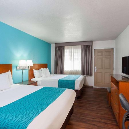 Howard Johnson By Wyndham National City/San Diego South Bagian luar foto