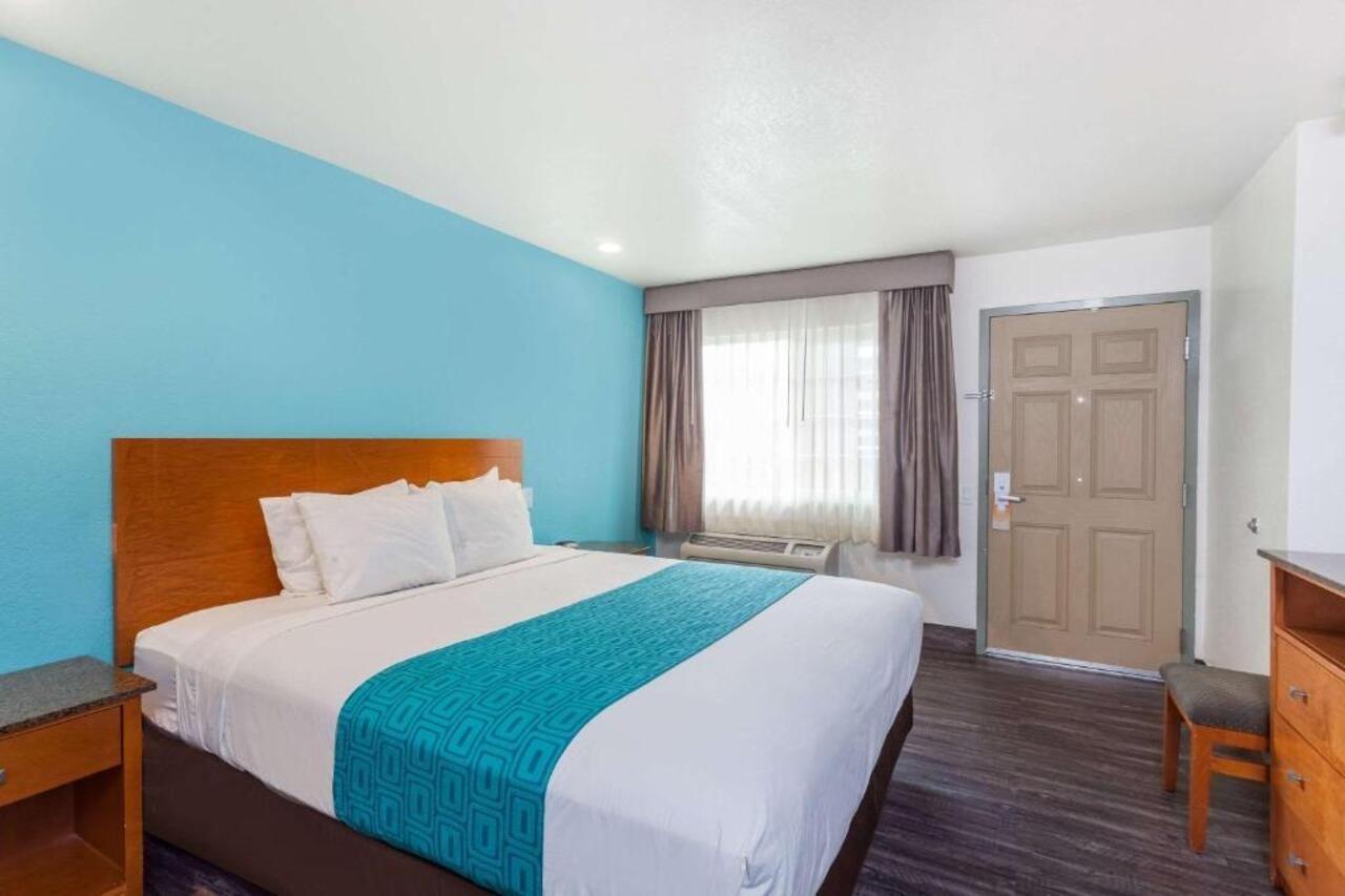 Howard Johnson By Wyndham National City/San Diego South Bagian luar foto