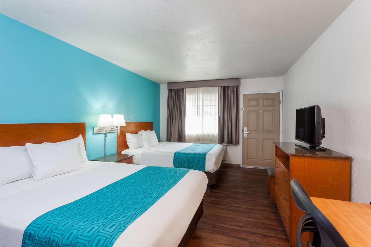 Howard Johnson By Wyndham National City/San Diego South Bagian luar foto